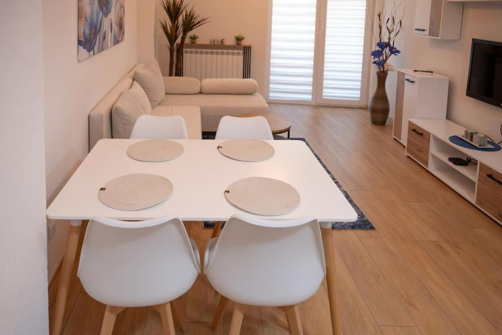 New 1 Bedroom Apt In Skopje City Center - Free Parking Exterior photo